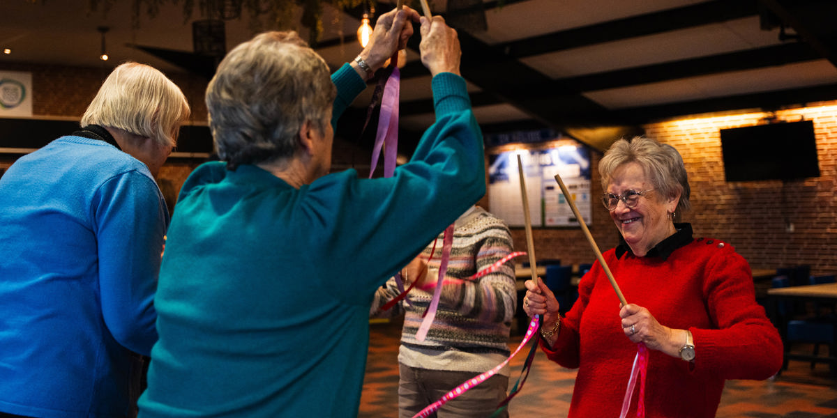 Hoe voetbalclub SV Helios de zorg verlicht en de wijk versterkt