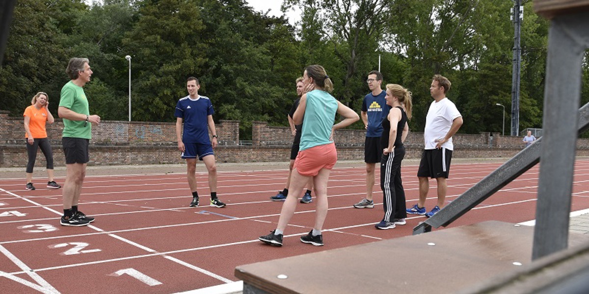 Sportwereld tegen corona: Haag Atletiek bedankt zorgmedewerkers met gratis hardloopclinics