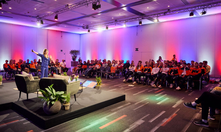 Zo’n vijftig sporters van TeamNL en hun stafleden kwamen voor de kick-off naar Papendal 760 x 456