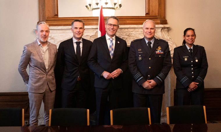 Groepsfoto Defensie en NOC*NSF 16 april 2025 afb 760 x 456