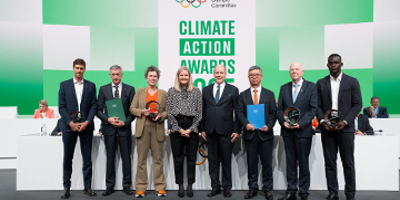 NOC*NSF krijgt klimaatprijs IOC voor duurzaam vervoer sporters 